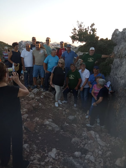 ΑΡΧΟΝΤΟΧΩΡΙ: Με μεγάλη επιτυχία πραγματοποιήθηκε ο περίπατος – ξενάγηση στον αρχαιολογικό χώρο στο Καστρί - Φωτογραφία 11