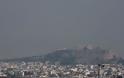 «Πνίγεται» στον καπνό από τη φωτιά στην Εύβοια η Αθήνα