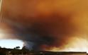 Καίγονται τα πρώτα σπίτια στην Εύβοια - Εκκενώθηκαν τρία χωριά (pics+video)