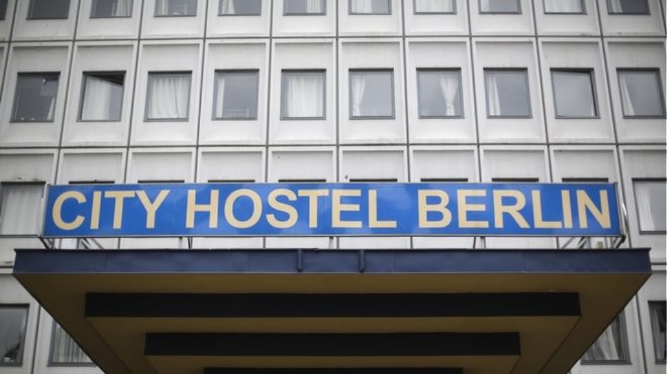 Παγκόσμια αμηχανία για το ξενοδοχείο του Κιμ Γιονγκ Ουν στην καρδιά του Βερολίνου - Φωτογραφία 1