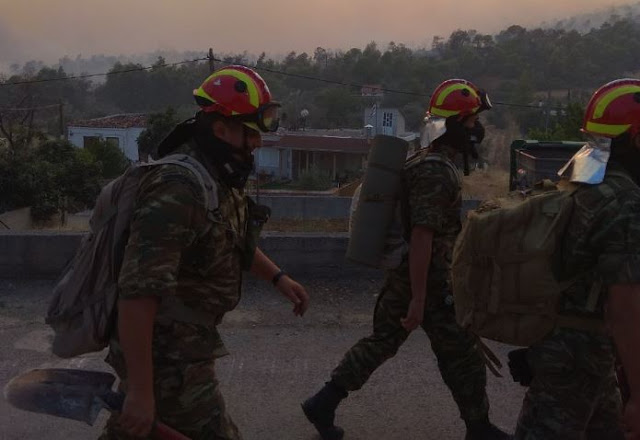 Η Μάχη του Στρατού Ξηράς ενάντια στην πύρινη λαίλαπα της Εύβοιας - Φωτογραφία 1