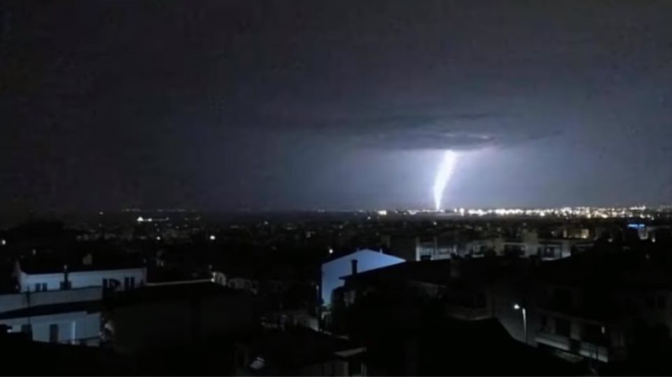 Βίντεο με κεραυνούς σε Θεσσαλονίκη και Κιλκίς - Φωτογραφία 1