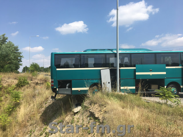 Grevena TV || Παρ ολίγον τραγωδία στα Γρεβενά με λεωφορείο του ΚΤΕΛ Κέρκυρας... (εικόνες + video) - Φωτογραφία 4