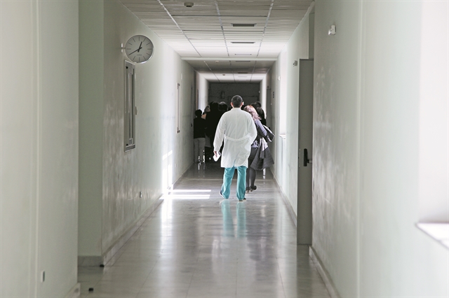 Νοσοκομεία: Ανατροπές σε εφημερίες, ΜΕΘ και επείγοντα - Φωτογραφία 1