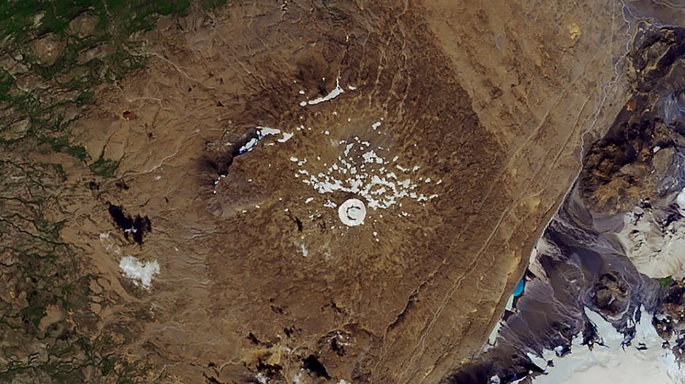 Ισλανδία: Αποκαλυπτήρια πλάκας εις μνήμη του πρώτου παγετώνα που «χάθηκε» στη χώρα λόγω κλιματικής αλλαγής - Φωτογραφία 1
