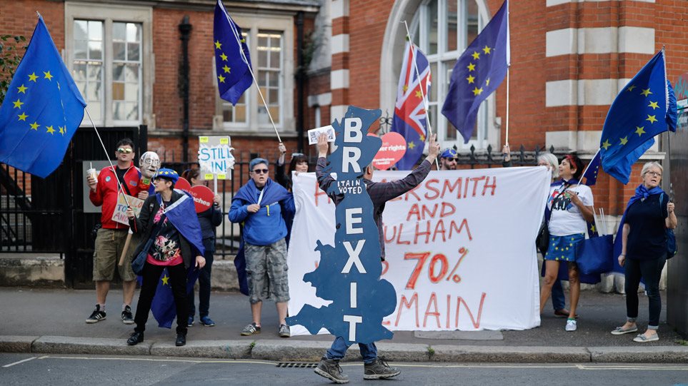 Brexit: Οι μισοί Βρετανοί θέλουν δημοψήφισμα για την οριστική συμφωνία - Φωτογραφία 1