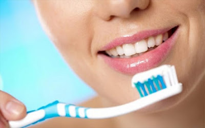 8 πράγματα που έκανες λάθος με το βούρτσισμα των δοντιών σου και δεν το ήξερες καν! - Φωτογραφία 1