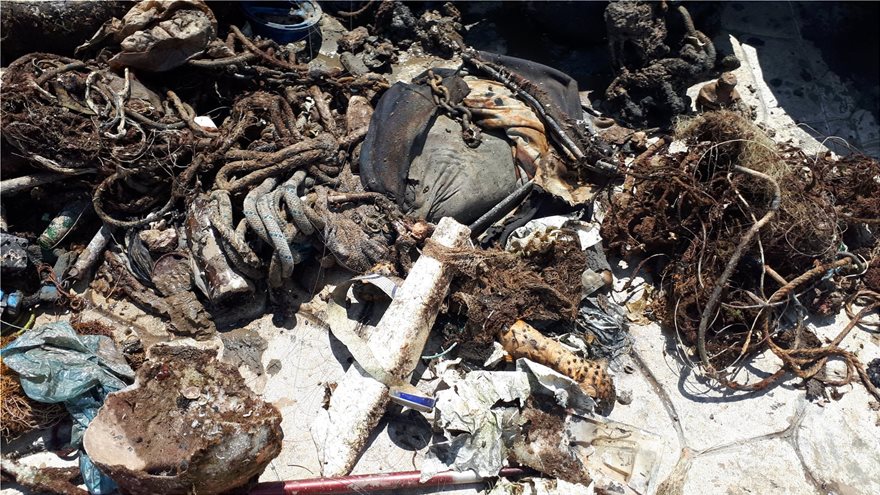 Έβγαλαν 58 τόνους σκουπιδιών από τους ελληνικούς βυθούς μέσα σε έξι χρόνια - Φωτογραφία 3