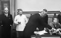 Guardian: 80 χρόνια μετά το Σύμφωνο Μολότοφ - Ρίμπεντροπ, η Μόσχα προσπαθεί να το δικαιολογήσει