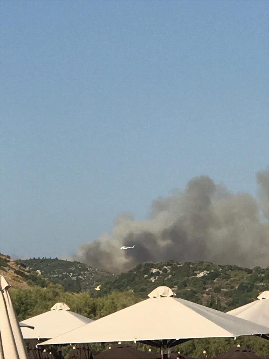 Φωτιά στη Σάμο: Μάχη με τις φλόγες - Εκκενώθηκαν ξενοδοχεία - Φωτογραφία 4