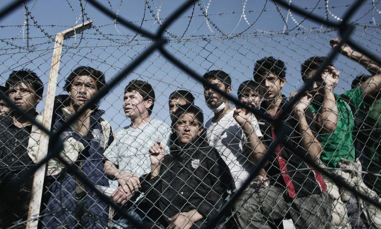 Ψάχνουν στρατόπεδα στην Αττική για να μεταφέρουν πρόσφυγες και μετανάστες από νησιά - Φωτογραφία 1