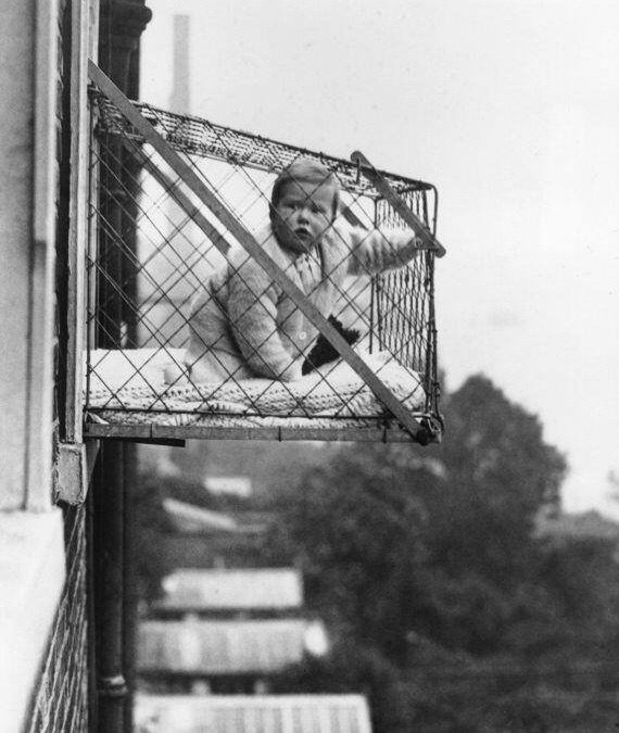 ΒΙΝΤΕΟ.«Κλουβιά για μωρά»: Η τρομακτική ιστορία και πώς τα χρησιμοποιούσαν - Φωτογραφία 1