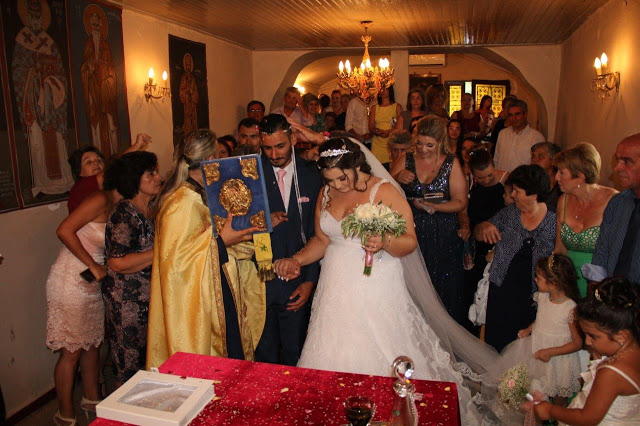 Ένας διαφορετικός γάμος στα ΠΗΓΑΔΙΑ: Ο Γαμπρός και η Νύφη έσκασαν μύτη με… νταλίκα στο σπίτι του γαμπρού στο ΚΑΡΑΪΣΚΑΚΗ Ξηρομέρου [ΦΩΤΟ-ΒΙΝΤΕΟ] - Φωτογραφία 16