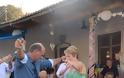 Ένας διαφορετικός γάμος στα ΠΗΓΑΔΙΑ: Ο Γαμπρός και η Νύφη έσκασαν μύτη με… νταλίκα στο σπίτι του γαμπρού στο ΚΑΡΑΪΣΚΑΚΗ Ξηρομέρου [ΦΩΤΟ-ΒΙΝΤΕΟ] - Φωτογραφία 67