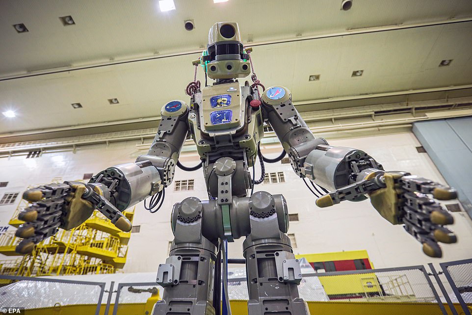 Το ρωσικό ανθρωποειδές ρομπότ Fedor ετοιμάζεται να εκτοξευθεί - Φωτογραφία 1