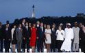 Σύνοδος G7: Μελάνια Τραμπ και Μπριζίτ Μακρόν ξεχώρισαν στην αναμνηστική φωτογραφία - Φωτογραφία 2