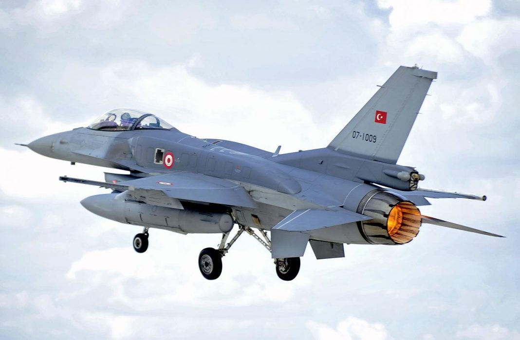 Συντηρούν την ένταση οι Τούρκοι: Σκληρές αερομαχίες πάνω από το Αιγαίο - Φωτογραφία 1