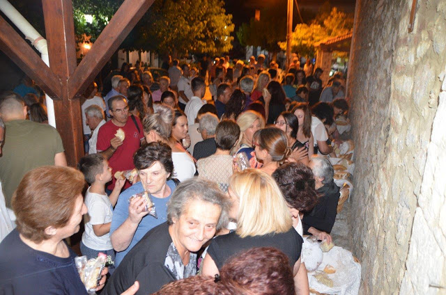 ΠΡΟΔΡΟΜΟΣ Ξηρομέρου: Με πολύ κόσμο ο Εσπερινός και η Λιτανεία στο Ιερό Ναό Αγίου Ιωάννου Προδρόμου -[ΦΩΤΟ-ΒΙΝΤΕΟ] - Φωτογραφία 109