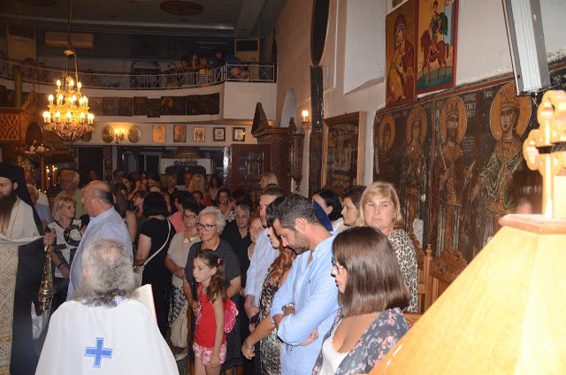 ΠΡΟΔΡΟΜΟΣ Ξηρομέρου: Με πολύ κόσμο ο Εσπερινός και η Λιτανεία στο Ιερό Ναό Αγίου Ιωάννου Προδρόμου -[ΦΩΤΟ-ΒΙΝΤΕΟ] - Φωτογραφία 28