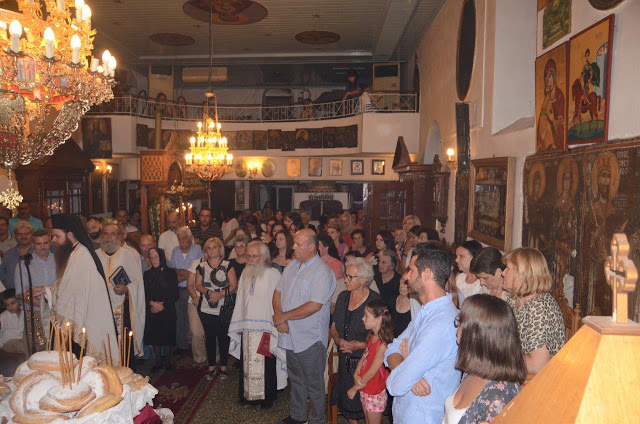 ΠΡΟΔΡΟΜΟΣ Ξηρομέρου: Με πολύ κόσμο ο Εσπερινός και η Λιτανεία στο Ιερό Ναό Αγίου Ιωάννου Προδρόμου -[ΦΩΤΟ-ΒΙΝΤΕΟ] - Φωτογραφία 50