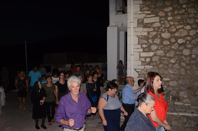 ΠΡΟΔΡΟΜΟΣ Ξηρομέρου: Με πολύ κόσμο ο Εσπερινός και η Λιτανεία στο Ιερό Ναό Αγίου Ιωάννου Προδρόμου -[ΦΩΤΟ-ΒΙΝΤΕΟ] - Φωτογραφία 70