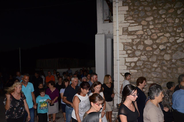 ΠΡΟΔΡΟΜΟΣ Ξηρομέρου: Με πολύ κόσμο ο Εσπερινός και η Λιτανεία στο Ιερό Ναό Αγίου Ιωάννου Προδρόμου -[ΦΩΤΟ-ΒΙΝΤΕΟ] - Φωτογραφία 72