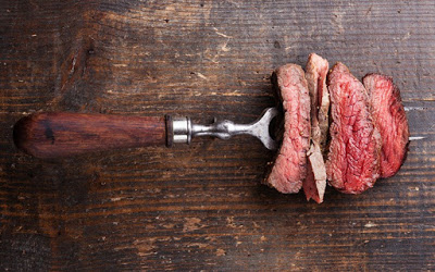 Γιατί δεν πρέπει να τρυπάτε το κρέας με το πηρούνι - Φωτογραφία 1