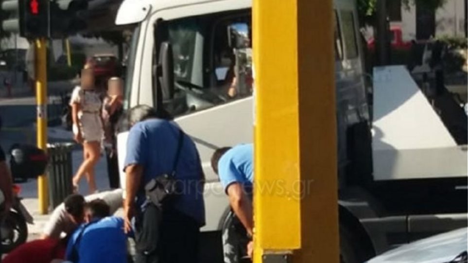 Φορτηγό παρέσυρε πεζή στη Δημοτική Αγορά Χανίων - Φωτογραφία 1