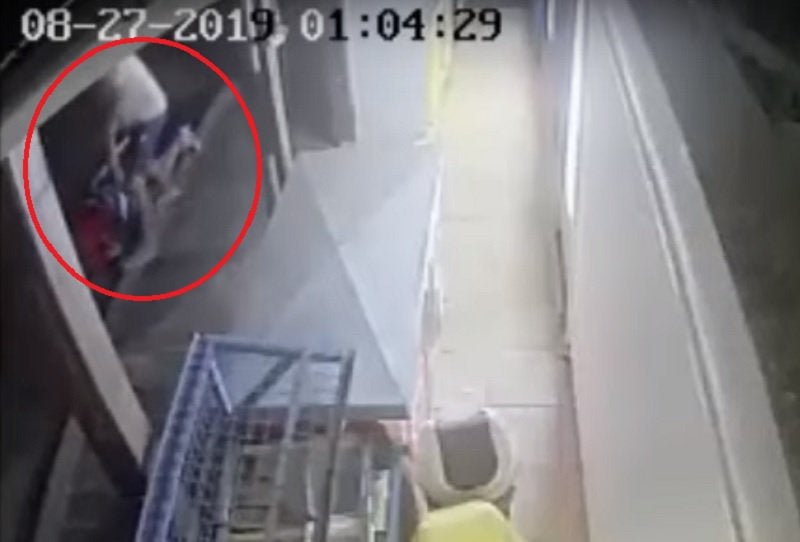 Βίντεο ντοκουμέντο του ξυλοδαρμού που οδήγησε στη δολοφονία 37χρονου - Φωτογραφία 1