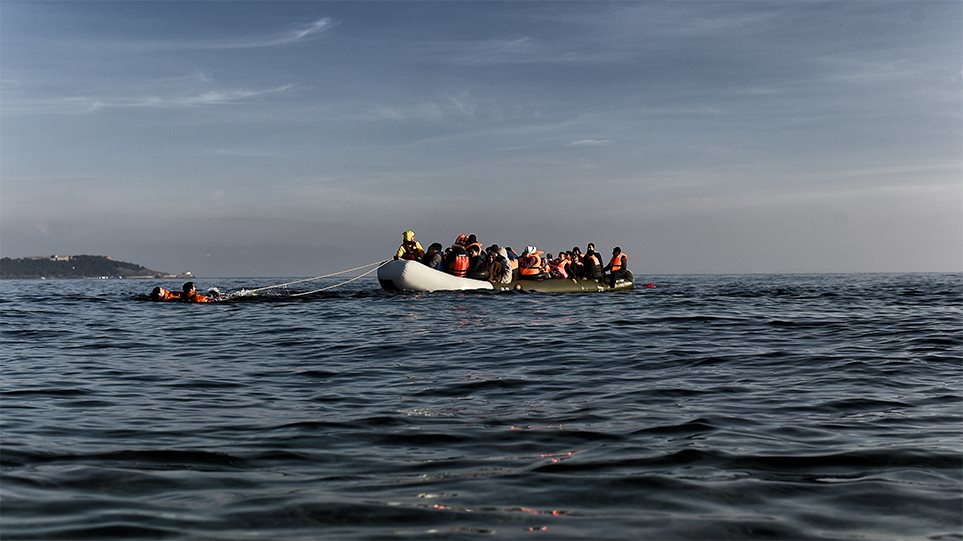 «Βild» για τη μαζική άφιξη μεταναστών στη Λέσβο: Παιχνίδι εξουσίας του Ερντογάν η νέα προσφυγική ρoή; - Φωτογραφία 1