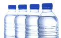 Έρευνα: Γιατί οι ειδικοί συνιστούν να μην ξαναγεμίζουμε τα πλαστικά μπουκάλια του νερού. Ποιες είναι οι συνέπειες και γιατί οι γυναίκες κινδυνεύουν περισσότερο