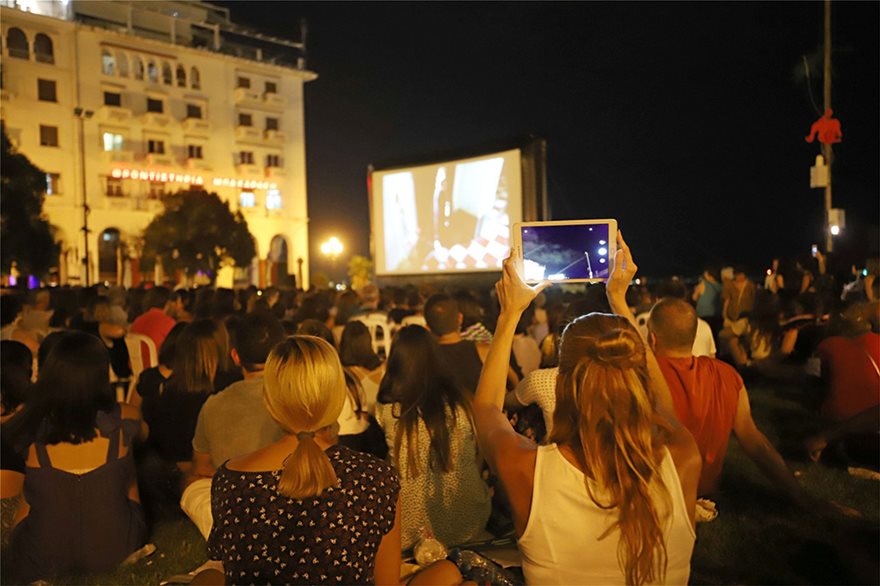 Μαγικό σκηνικό: Η Πλατεία Αριστοτέλους έγινε σινεμά! - Φωτογραφία 3