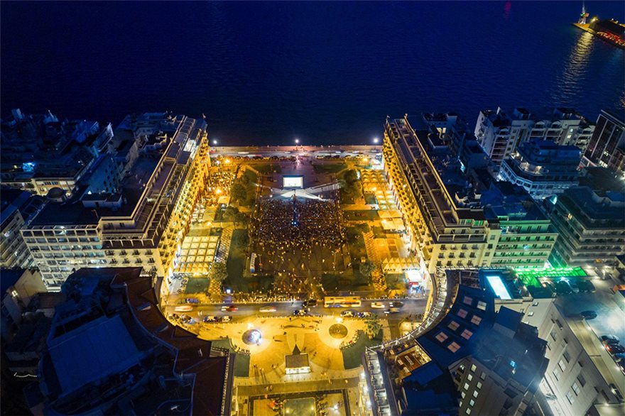 Μαγικό σκηνικό: Η Πλατεία Αριστοτέλους έγινε σινεμά! - Φωτογραφία 7
