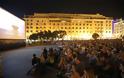 Μαγικό σκηνικό: Η Πλατεία Αριστοτέλους έγινε σινεμά! - Φωτογραφία 4