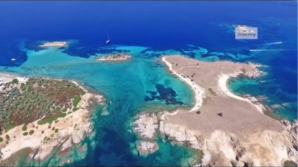 Βίντεο: Η «Γαλάζια Λίμνη» της Χαλκιδικής από ψηλά - Φωτογραφία 2