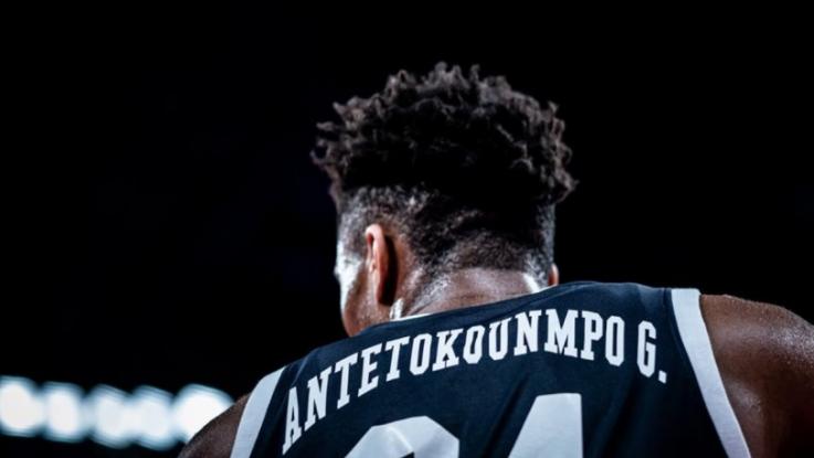 Αναλυτής NBA: Κρίμα για την Ελλάδα να μην ξέρει να χρησιμοποιήσει τον Αντετoκούνμπο... - Φωτογραφία 1