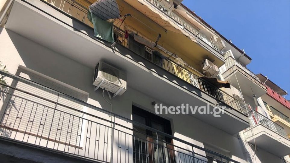 Νεκρή η γυναίκα που έπεσε από το μπαλκόνι του σπιτιού της - Φωτογραφία 1