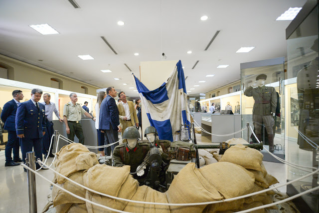 Επίσκεψη ΥΕΘΑ κ. Νικόλαου Παναγιωτόπουλου σε Πολεμικό Μουσείο της Θεσσαλονίκης και Περίπτερα 84ης ΔΕΘ - Φωτογραφία 2