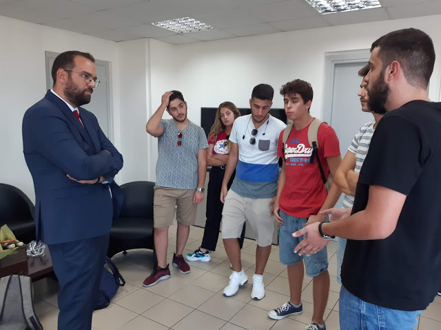 Ο Νεκτάριος Φαρμάκης συναντήθηκε με αντιπροσωπεία φοιτητών                         του Πανεπιστημίου Πατρών - Φωτογραφία 1