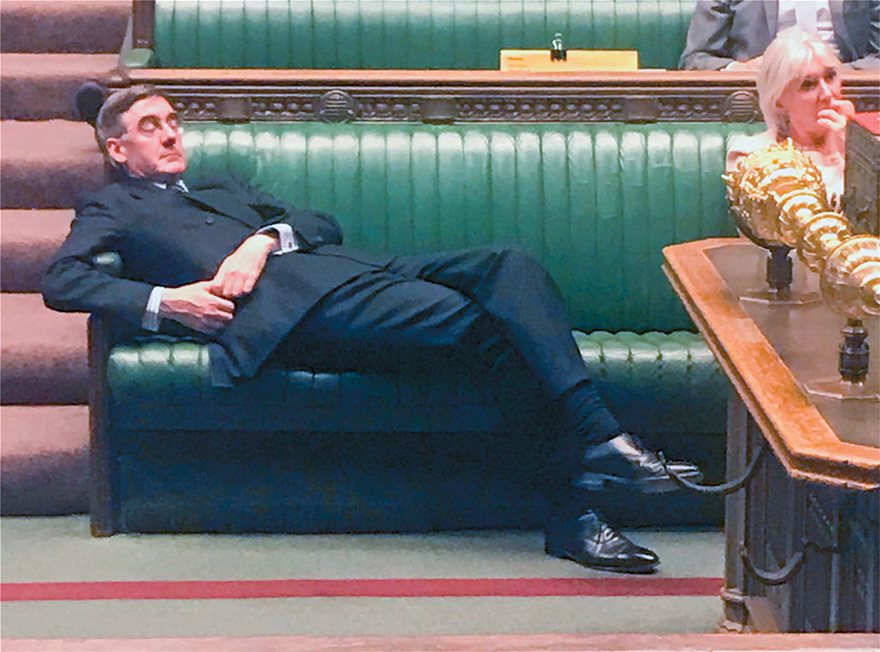 Βρετανία: Πρωτοφανείς σκηνές στη Βουλή μετά το «λουκέτο» και την έκτη ήττα του Τζόνσον - Φωτογραφία 3