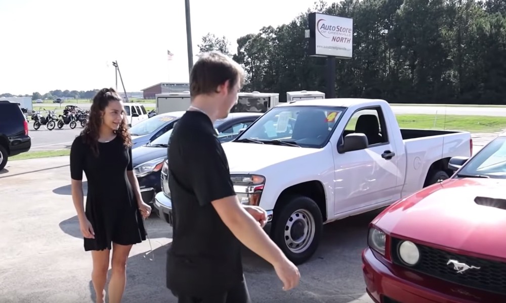 Youtuber χαρίζει… αυτοκίνητα! (video) - Φωτογραφία 1
