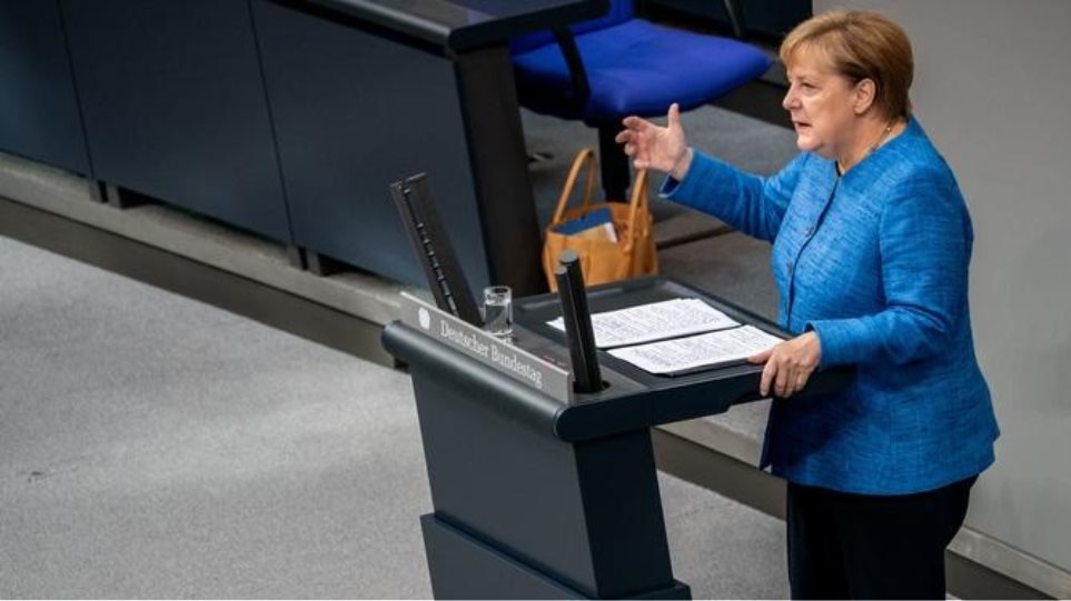 Μέρκελ στη γερμανική Βουλή: Περισσότερη δράση για το κλίμα, λιγότερο μίσος - Φωτογραφία 1