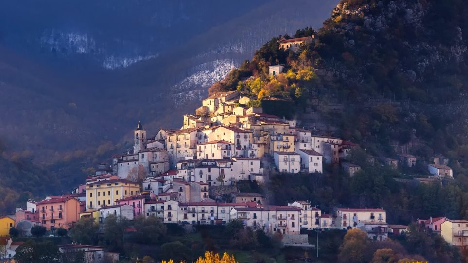 Ιταλική περιφέρεια δίνει «μισθό» 700 ευρώ για να αυξήσει τον πληθυσμό της - Φωτογραφία 1