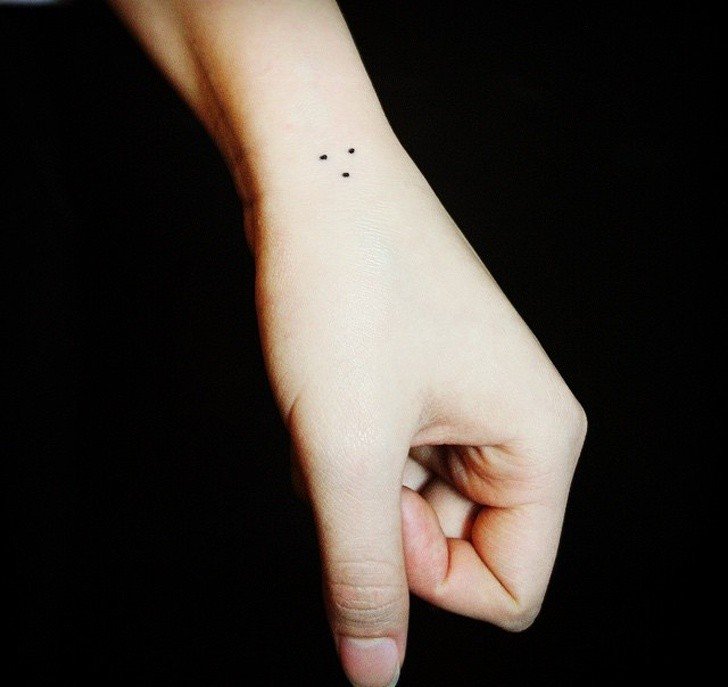 Δέκα «επικίνδυνα» τατουάζ και τι σημαίνουν - Φωτογραφία 12