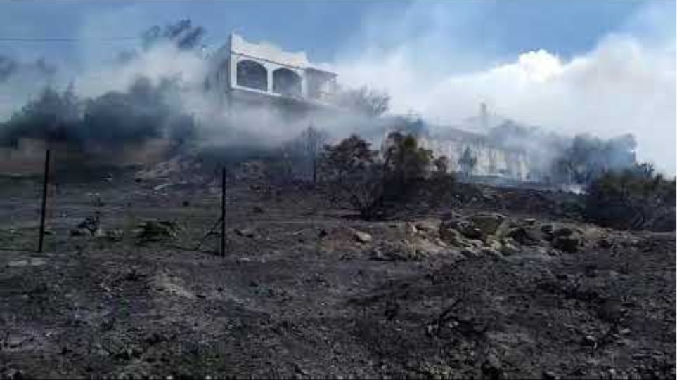Σε ύφεση η φωτιά στο Λαγονήσι - Επιστρέφουν στα σπίτια τους οι κάτοικοι - Φωτογραφία 3