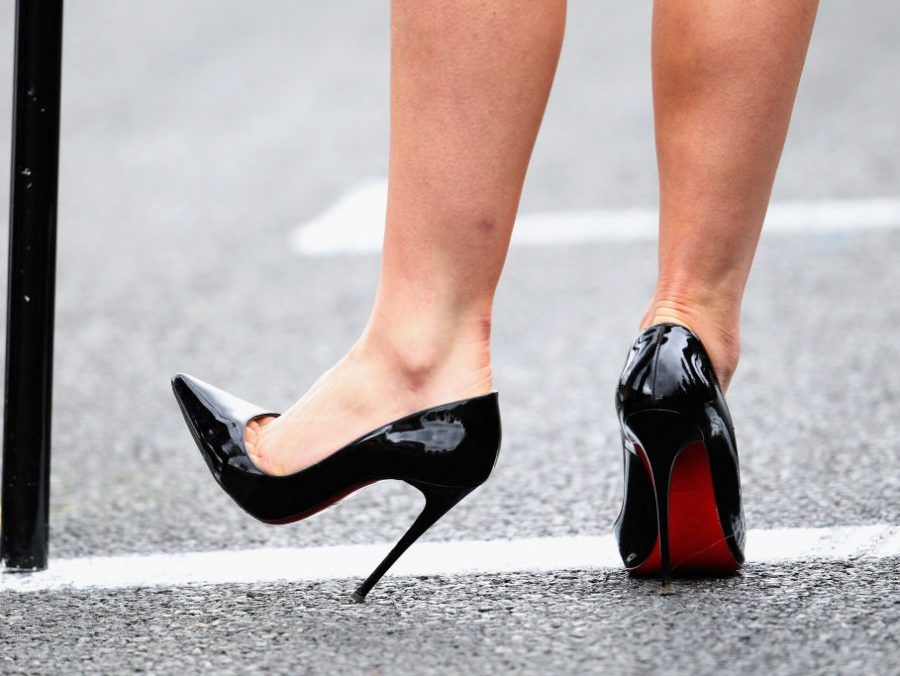 Γι’ αυτό οι σόλες στα παπούτσια του Christian Louboutin είναι κόκκινες - Φωτογραφία 1