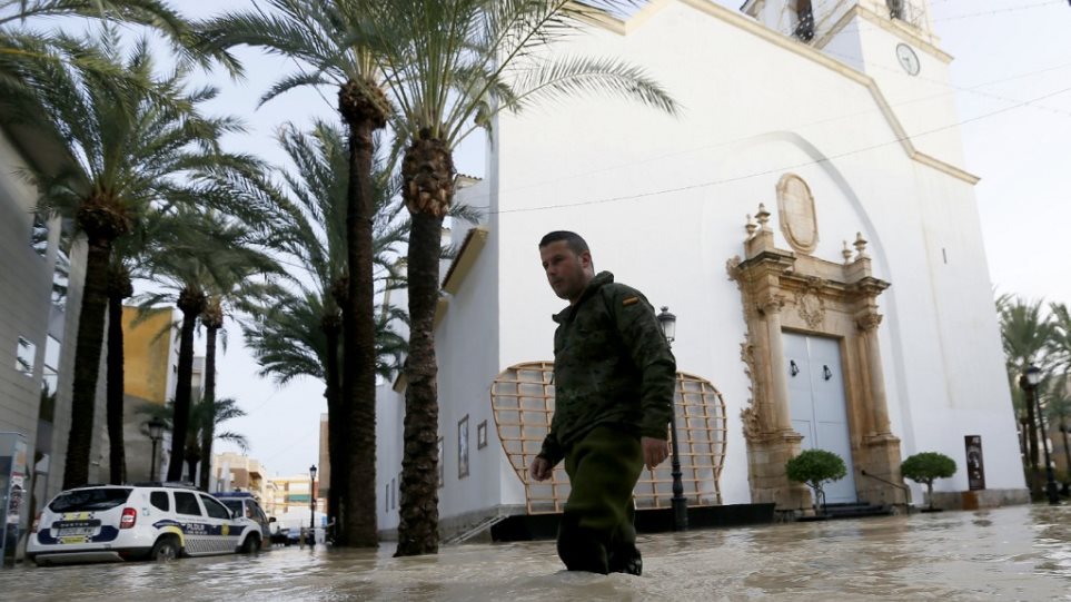 Εντοπίστηκε και 6ος νεκρός από τις πλημμύρες στη νοτιοανατολική Ισπανία - Φωτογραφία 1