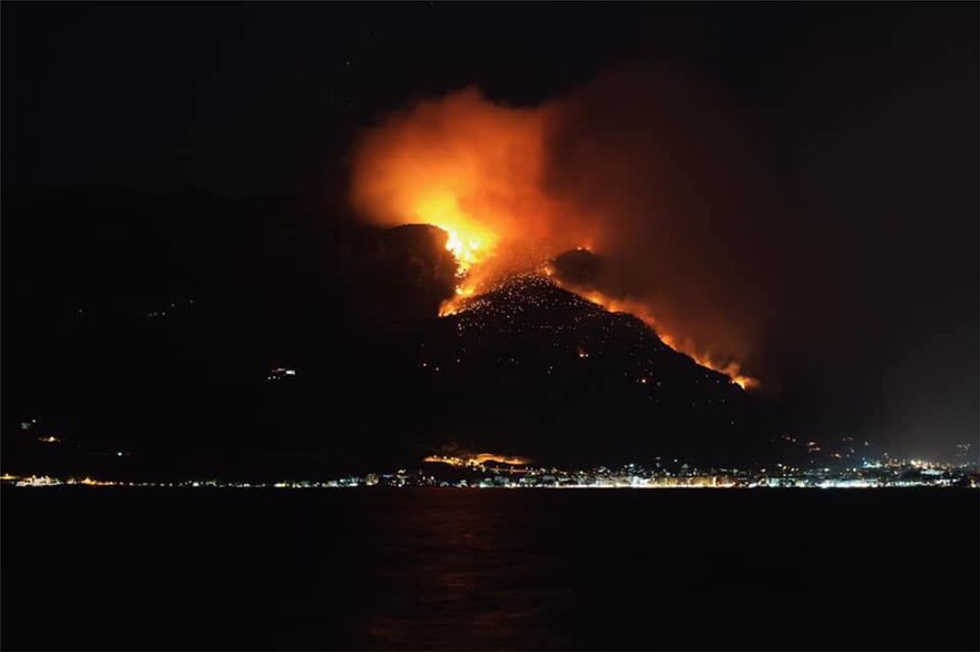 Φωτιά στο Λουτράκι: Μάχη με τις αναζωπυρώσεις - Φωτογραφία 4