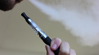 Ηλεκτρονικό τσιγάρο: Τι προκαλεί το άτμισμα στους πνεύμονες - Φωτογραφία 1