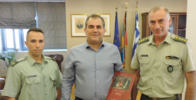 Επίσκεψη του Διοικητή του 9ου Συντάγματος και του Διευθυντή του Στρατιωτικού Μουσείου στον Δήμαρχο Καλαμάτας - Φωτογραφία 1